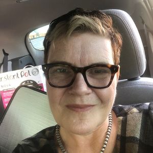 Meet your Posher, Phoebe